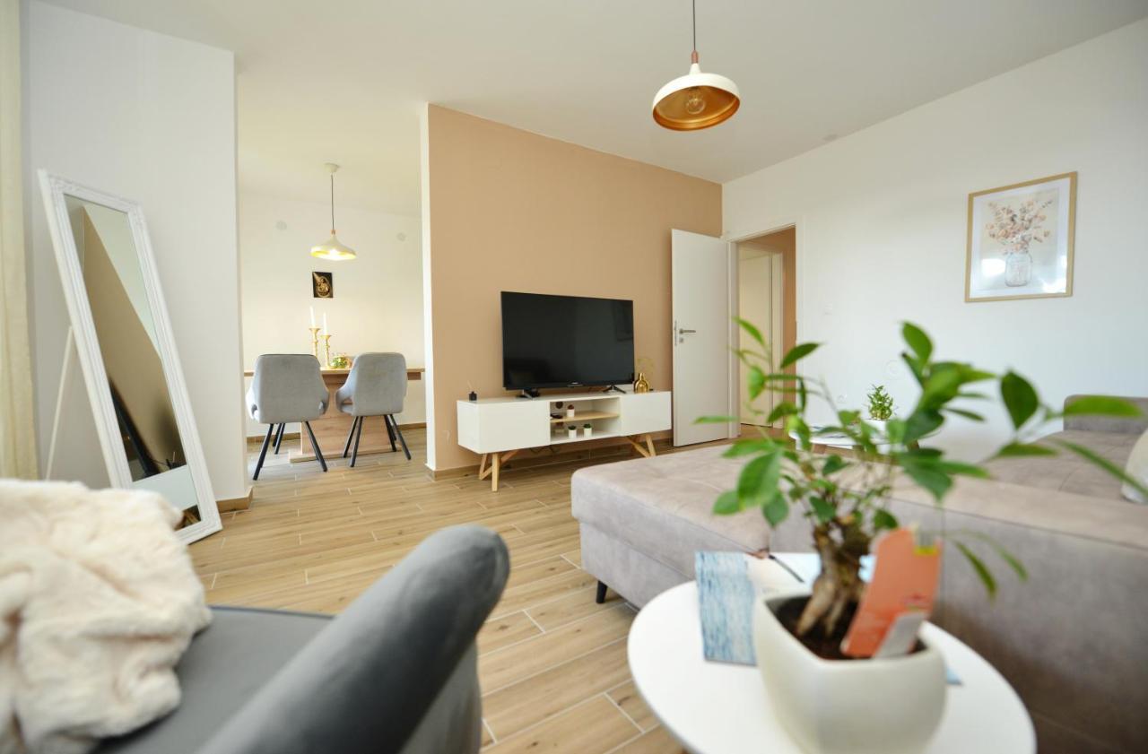 Apartman Lola Zadar Bagian luar foto